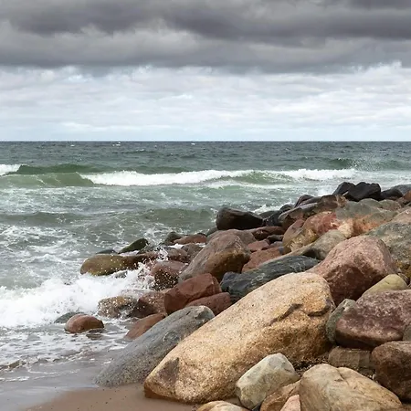 בית נופש Beachfront Bliss - By Traum *